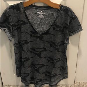 american eagle grey camo v neck tee